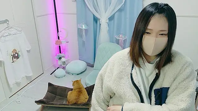 Snapshot of MEI--55 chatting on November 21, 2025, 9:08 am MEI--55 online show from November 21, 2025, 9:08 am