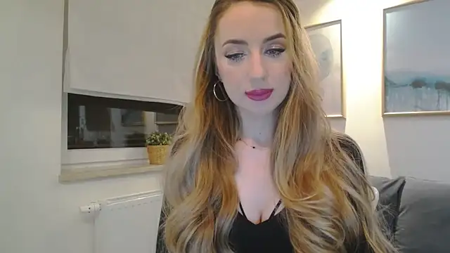 JulietteDiamond online show from February 9, 2025, 9:39 pm
