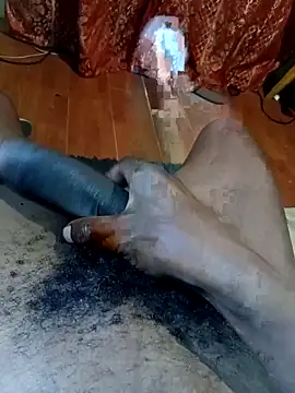 Mr LowHanger online show from November 11, 2025, 9:20 pm