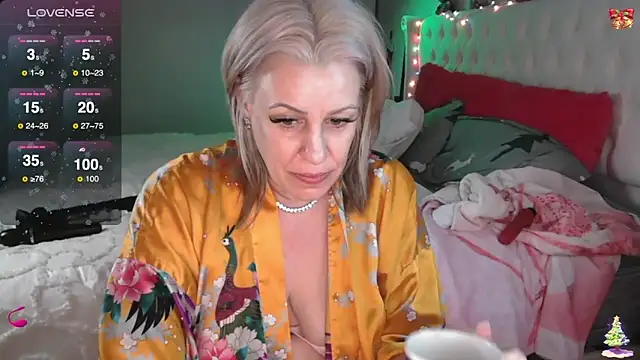 VegasDani online show from December 20, 2024, 11:21 am