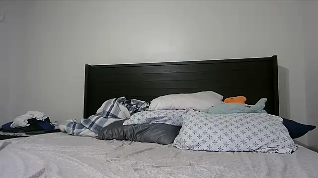 QueenLolaX online show from December 20, 2025, 1:30 am