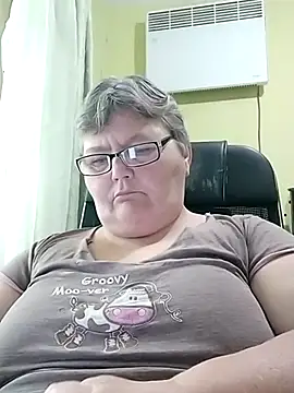Snapshot of AlenushkaGold chatting on September 15, 2025, 9:21 am AlenushkaGold online show from September 15, 2025, 9:21 am