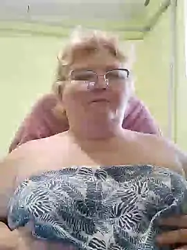 Snapshot of AlenushkaGold chatting on January 15, 2025, 9:24 am AlenushkaGold online show from January 15, 2025, 9:24 am