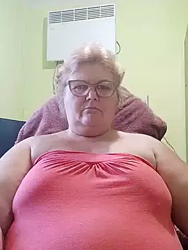 Snapshot of AlenushkaGold chatting on January 4, 2025, 9:32 am AlenushkaGold online show from January 4, 2025, 9:32 am