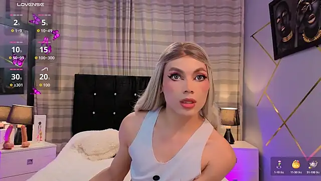 Megan Do Santos online show from November 7, 2025, 8:13 pm