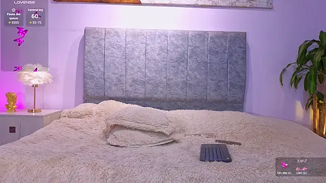 Snapshot of Megan_Do_Santos chatting on July 19, 2026, 8:01 am Megan Do Santos online show from July 19, 2026, 8:01 am