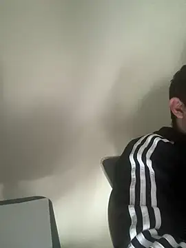 Snapshot of can_turko35 chatting on February 19, 2025, 8:22 am can turko35 online show from February 19, 2025, 8:22 am