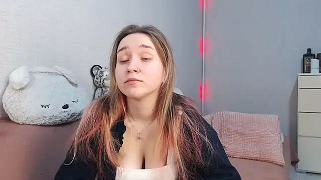 lovely hayley online show from February 12, 2026, 9:03 pm