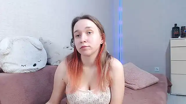 Snapshot of lovely_hayley chatting on April 8, 2026, 8:43 pm lovely hayley online show from April 8, 2026, 8:43 pm