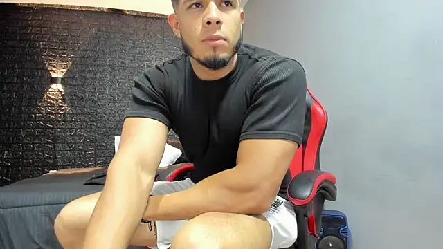 Snapshot of taurus_boy1 chatting on October 21, 2025, 11:31 am taurus boy1 online show from October 21, 2025, 11:31 am