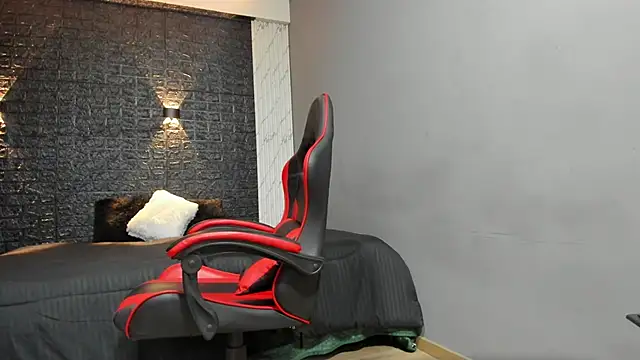 Snapshot of taurus_boy1 chatting on November 21, 2025, 11:42 am taurus boy1 online show from November 21, 2025, 11:42 am