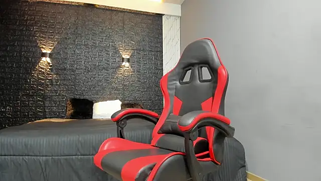 Snapshot of taurus_boy1 chatting on October 11, 2025, 11:44 am taurus boy1 online show from October 11, 2025, 11:44 am