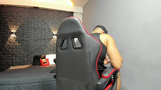 Snapshot of taurus_boy1 chatting on October 30, 2025, 1:20 pm taurus boy1 online show from October 30, 2025, 1:20 pm