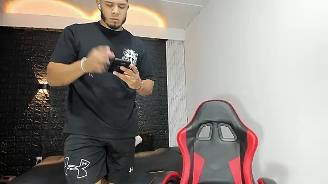 Snapshot of taurus_boy1 chatting on March 5, 2026, 10:12 am taurus boy1 online show from March 5, 2026, 10:12 am