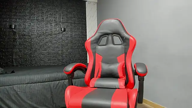 Snapshot of taurus_boy1 chatting on October 4, 2025, 11:34 am taurus boy1 online show from October 4, 2025, 11:34 am