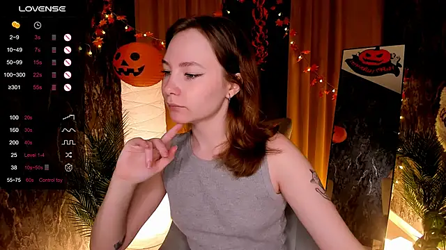 Snapshot of LanaBlu_ chatting on October 23, 2025, 2:21 am LanaBlu online show from October 23, 2025, 2:21 am