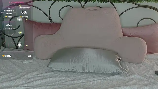 siennaxluxx online show from February 11, 2026, 11:04 pm