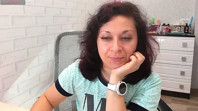 Snapshot of TeasyLana chatting on May 7, 2026, 4:28 am TeasyLana online show from May 7, 2026, 4:28 am