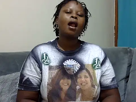 Pretty lilly02 online show from June 8, 2026, 4:13 am