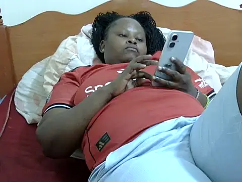 Snapshot of Pretty_lilly02 chatting on November 1, 2025, 5:36 am Pretty lilly02 online show from November 1, 2025, 5:36 am