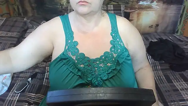 Snapshot of RoseRed69 chatting on July 30, 2026, 1:48 am RoseRed69 online show from July 30, 2026, 1:48 am