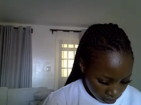 Queen loveer online show from March 15, 2026, 1:29 pm