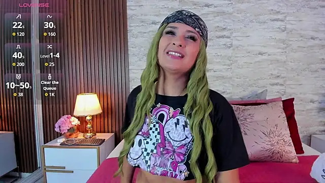 Snapshot of AndreaPink2024 chatting on December 15, 2025, 1:28 pm AndreaPink2024 online show from December 15, 2025, 1:28 pm