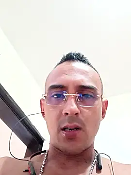 Snapshot of paisa233 chatting on January 11, 2026, 8:27 pm paisa233 online show from January 11, 2026, 8:27 pm