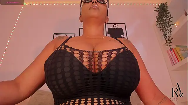 anahi ryan  online show from May 15, 2026, 12:47 pm