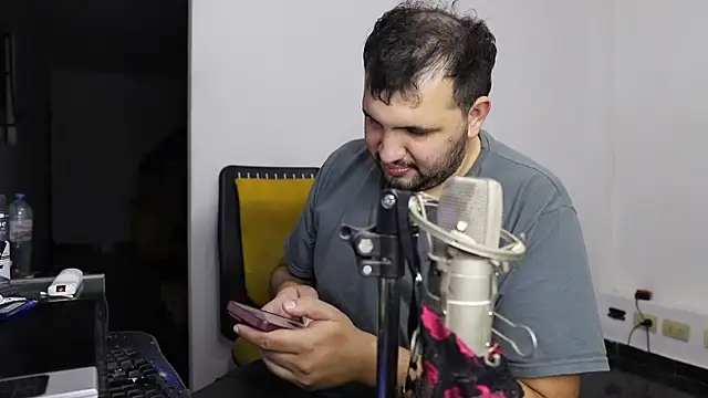 zekefotoslive online show from March 10, 2026, 1:42 am