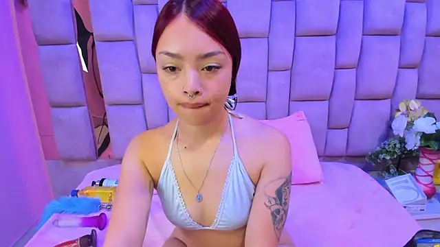 Snapshot of Sofia_Mirandaa18 chatting on October 18, 2025, 1:13 pm Sofia Mirandaa18 online show from October 18, 2025, 1:13 pm