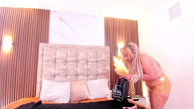 Snapshot of AnastasiaTaylor_ chatting on October 30, 2025, 7:55 pm AnastasiaTaylor online show from October 30, 2025, 7:55 pm