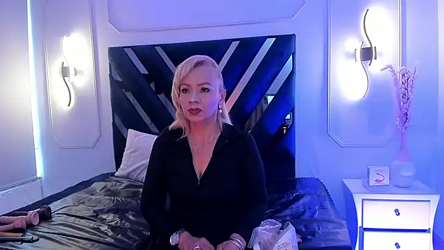 Snapshot of AnastasiaTaylor_ chatting on August 1, 2026, 5:33 pm AnastasiaTaylor online show from August 1, 2026, 5:33 pm