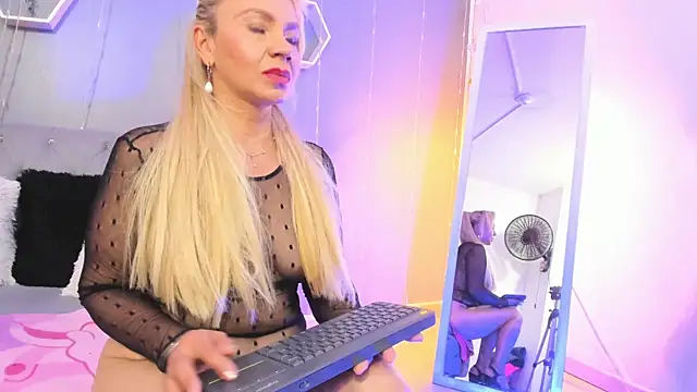 AnastasiaTaylor  online show from February 28, 2025, 9:58 am