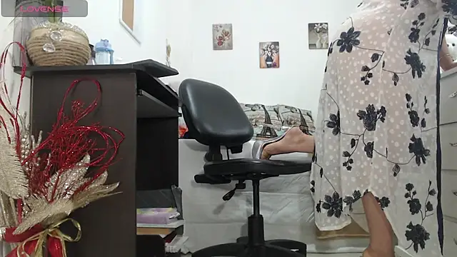 Jadeee  online show from January 13, 2026, 6:17 am