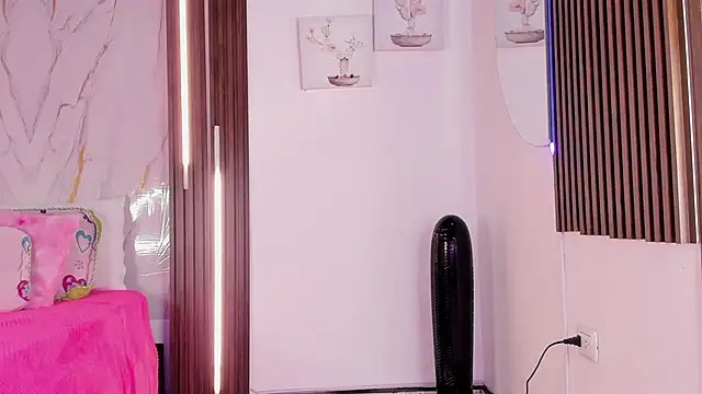 mia six66 online show from February 17, 2026, 12:13 pm