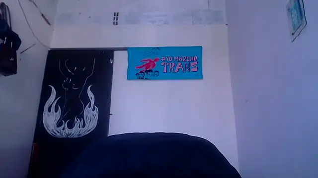 Snapshot of Zafiro_subversiva chatting on December 16, 2025, 2:32 pm Zafiro subversiva online show from December 16, 2025, 2:32 pm