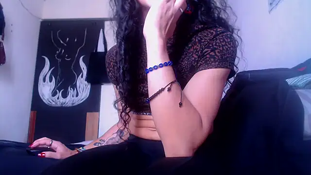 Snapshot of Zafiro_subversiva chatting on March 4, 2026, 2:14 pm Zafiro subversiva online show from March 4, 2026, 2:14 pm