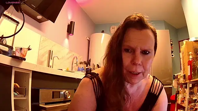 Snapshot of Endrocleia chatting on June 3, 2026, 11:42 pm Endrocleia online show from June 3, 2026, 11:42 pm
