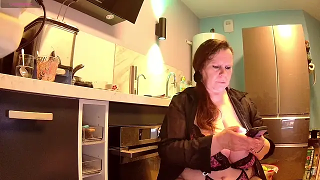 Endrocleia online show from November 9, 2025, 11:09 pm