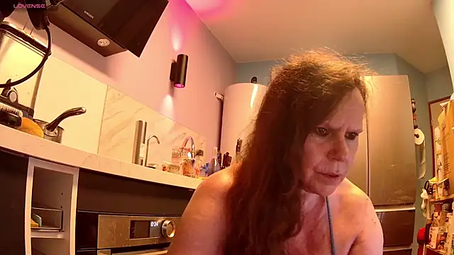 Snapshot of Endrocleia chatting on June 28, 2026, 10:27 pm Endrocleia online show from June 28, 2026, 10:27 pm