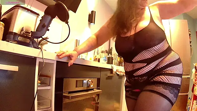 Snapshot of Endrocleia chatting on May 19, 2026, 7:54 pm Endrocleia online show from May 19, 2026, 7:54 pm