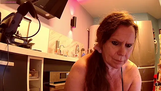 Snapshot of Endrocleia chatting on July 31, 2026, 11:35 pm Endrocleia online show from July 31, 2026, 11:35 pm