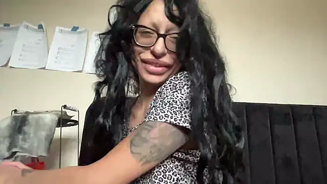 myloveforyouu online show from April 30, 2026, 1:18 pm