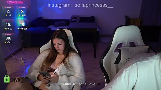 crazycats  online show from November 25, 2025, 2:45 am