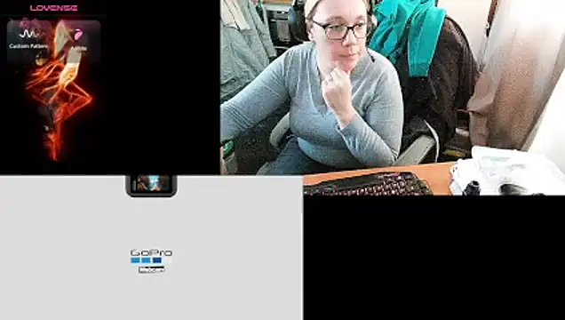 lili-hot-77 online show from November 4, 2025, 1:59 pm