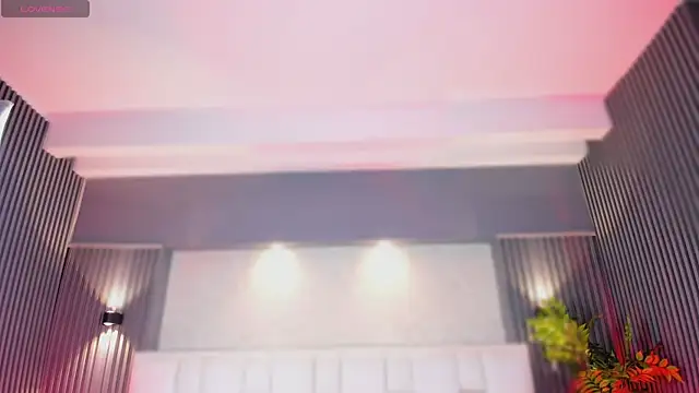 HelenaRoos online show from March 19, 2026, 7:25 pm