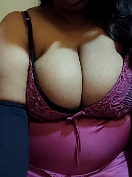 Snapshot of bigboobyrush chatting on April 25, 2026, 7:00 pm bigboobyrush online show from April 25, 2026, 7:00 pm