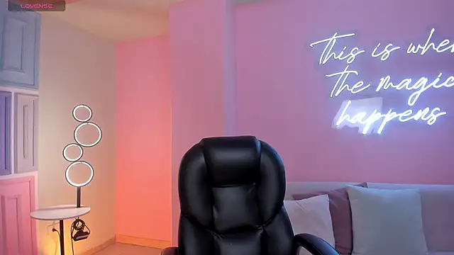 Snapshot of ValeriaRiveraX chatting on February 9, 2026, 5:27 am ValeriaRiveraX online show from February 9, 2026, 5:27 am