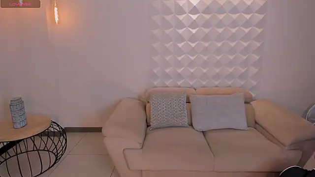 MariaHerrera  online show from October 15, 2025, 9:01 pm